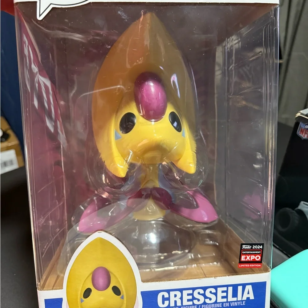 Pokémon Jumbo POP Cresselia Vinyl Figure New in it’s original box